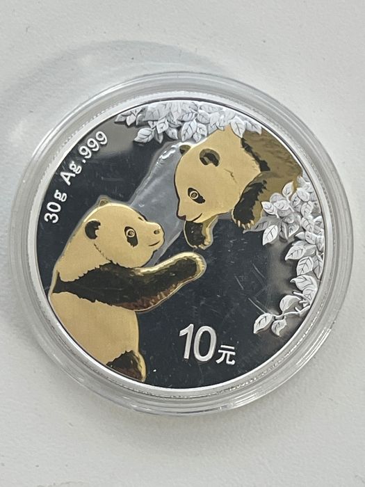 Срібна монета Китаю 10 юаней Панда 2023 р. З позолотою