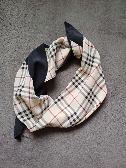 Burberry jedwabny szal w kratę