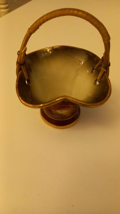 Cesta  em louça 13x9 não á cobrança