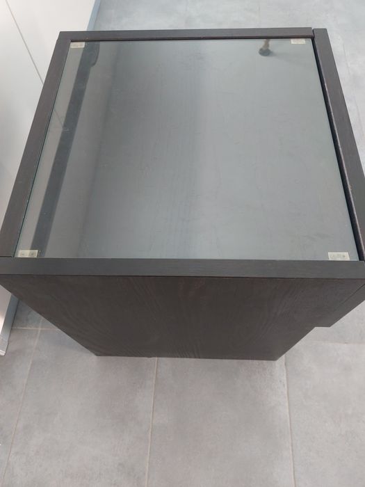 Móvel Ikea em Castanho Escuro, com gaveta e prateleira