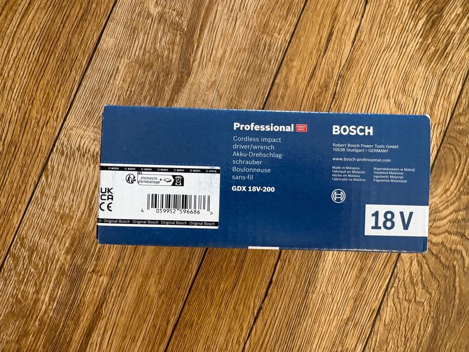 Nowa Akumulatorowa wkrętarka/klucz udarowy Bosch GDX 18V-200