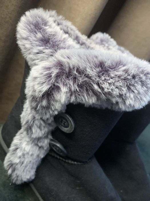 Уги продам недорого