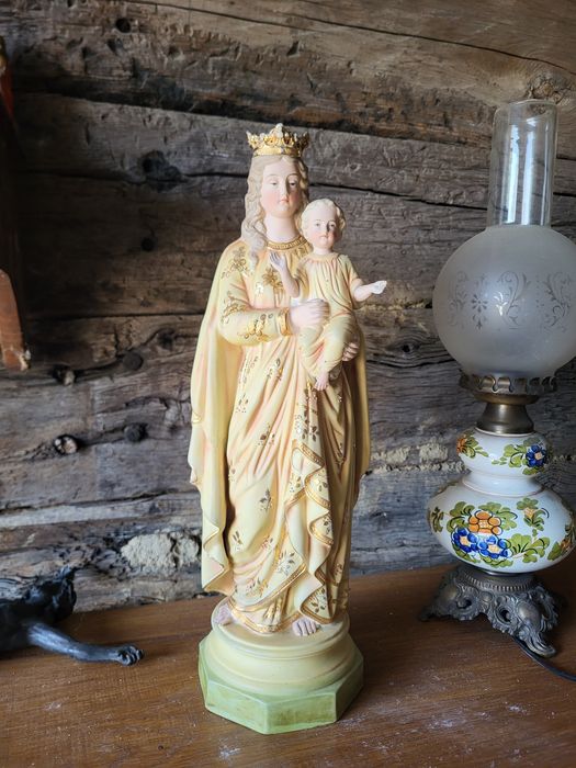 45 cm biskwit Maryja Królowa Matka Boża