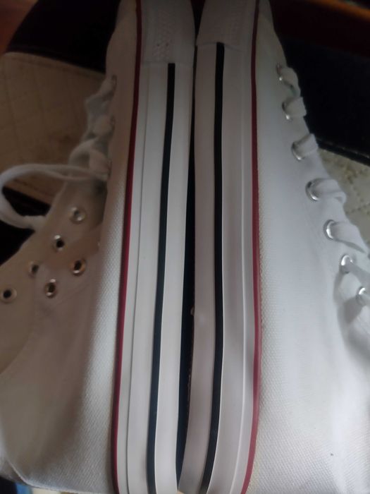 Oddam w atrakcyjnej cenie Białe trampki rozmiar 39.40.41