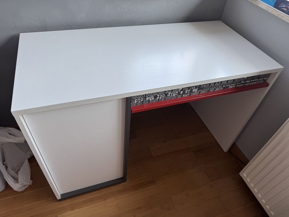 Biurko i półka na ścianę