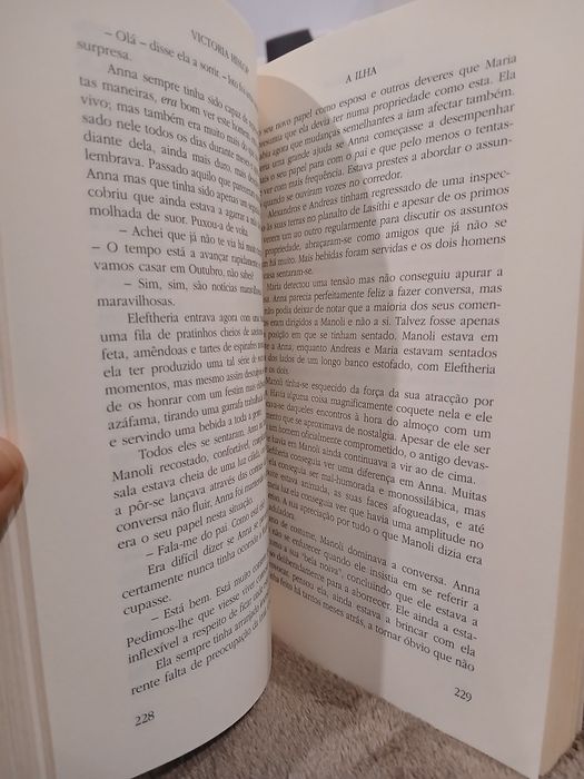 Livro A Ilha de Victoria Hislop - portes grátis
