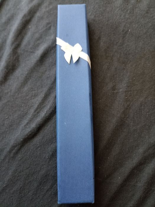 Srebrny łańcuszek z zawieszką