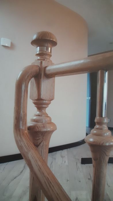 Сходи.із деревини,набудьяку складність.