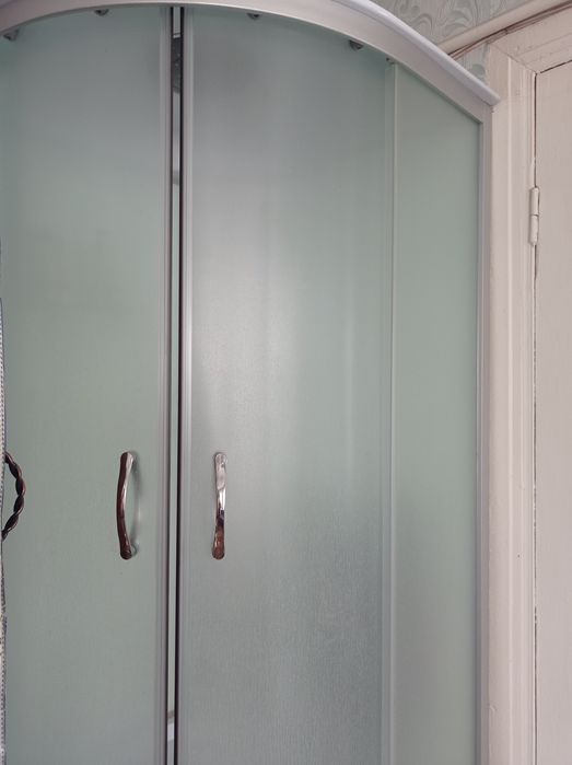 Будинок по трасі Чернігів-Київ в селі Серединка.ЗРУЧНОСТІ. Зем. 2га.