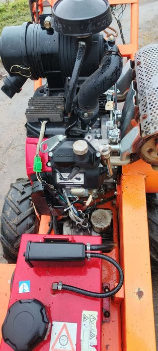 Dosko karczownica hydrauliczna frezarka do pni honda 2018r