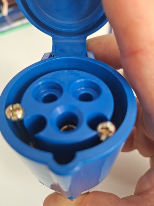 Fichas / tomadas industrial 2 pinos +1