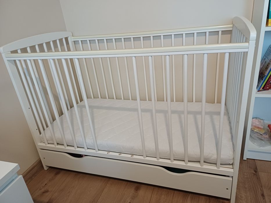 Sprzedam łóżeczko dziecięce