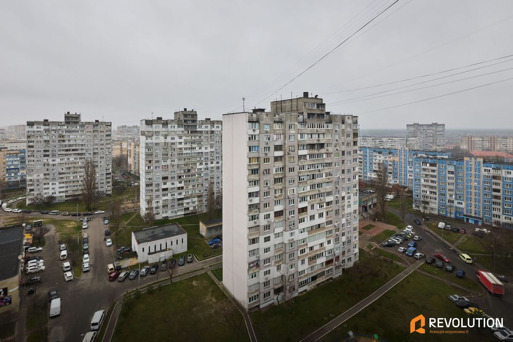 Без %; 3кімнати пр-т Червоної калини 22, державні програми, з ремонтом