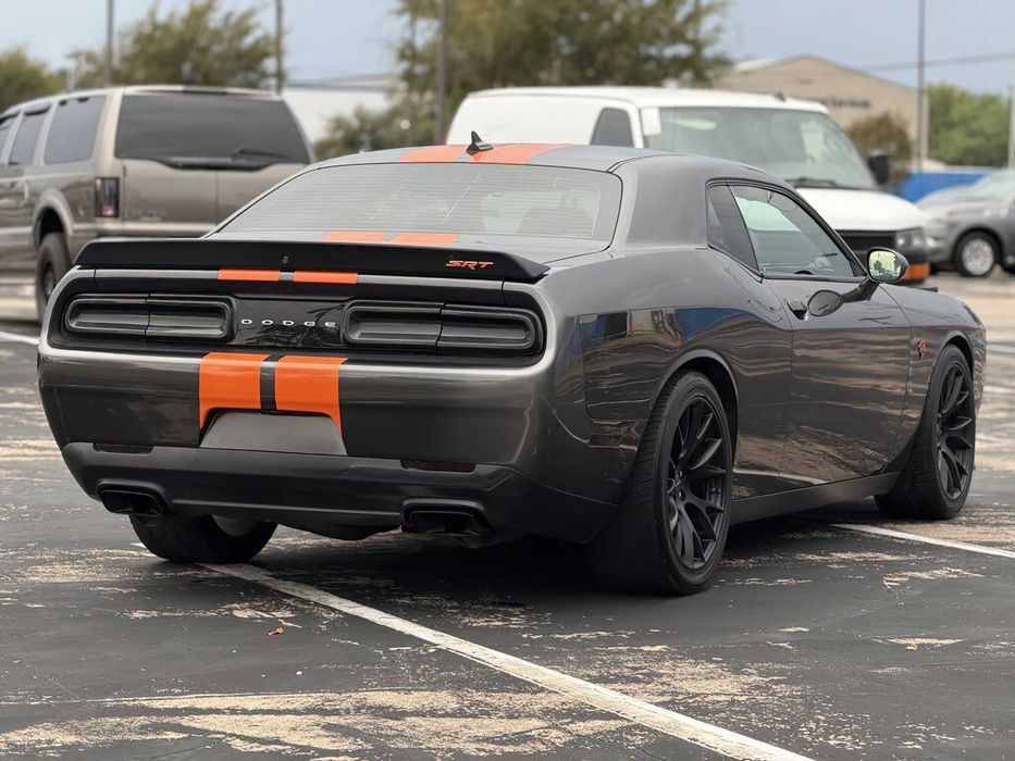 Dodge Challenger SRT Hellcat      2017