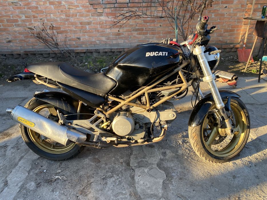 DUCATI монстер 600.