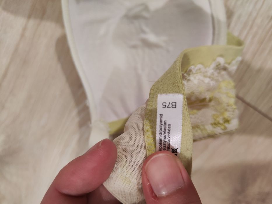 Biustonosz biały z koronką kappahl