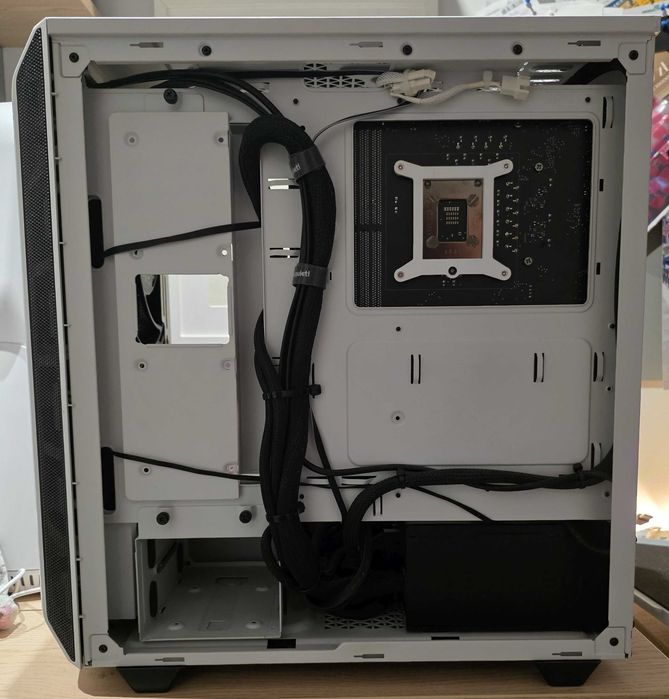 Komputer stacjonarny - Intel i5/32GB DDR4/512GB SSD/GTX1080Ti/be quiet!