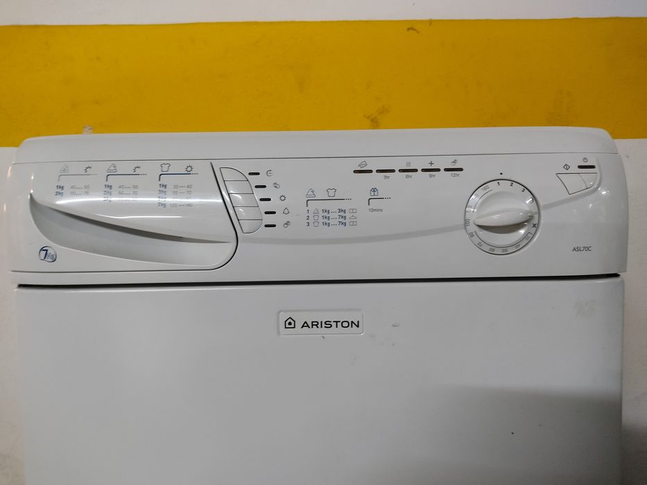 Máquina secar roupa Ariston
