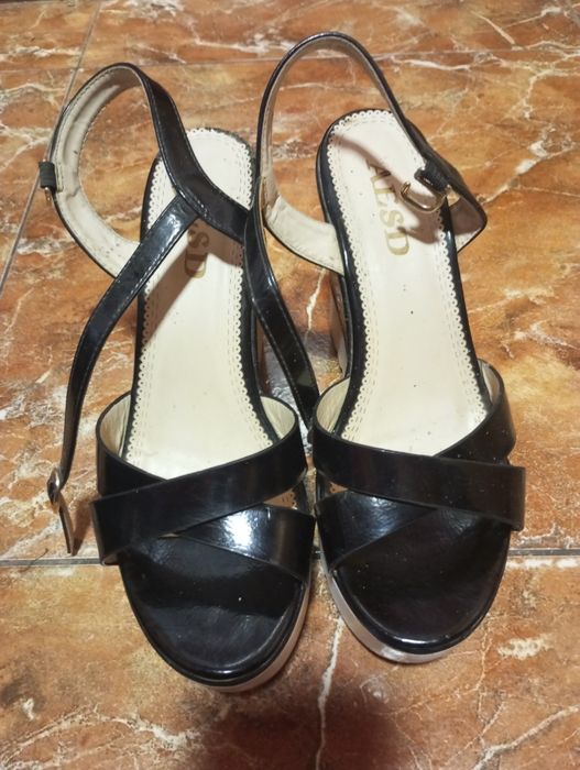 Босоніжки 39розмір