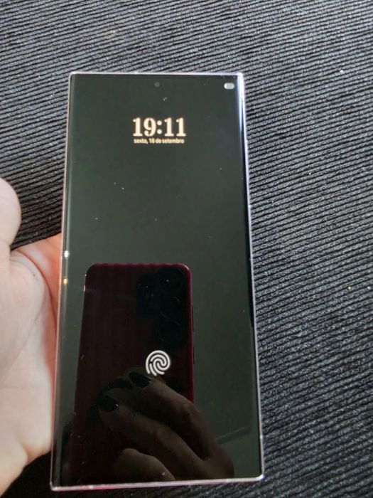 Samsung S23 Ultra Branco e Lilás