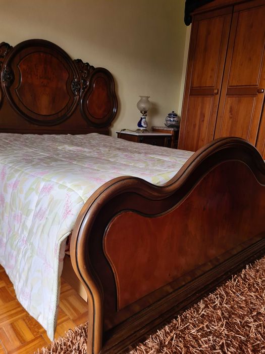 Mobilia Quarto em Nogueira