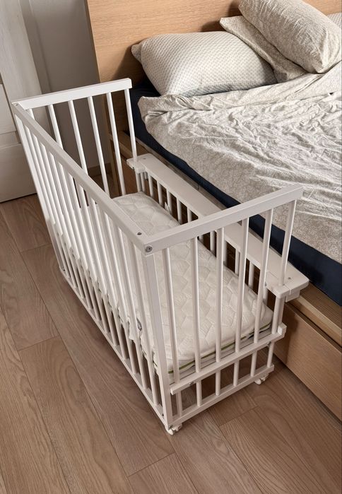 Dostawka drewniana do łóżka dla noworodka cosleeping