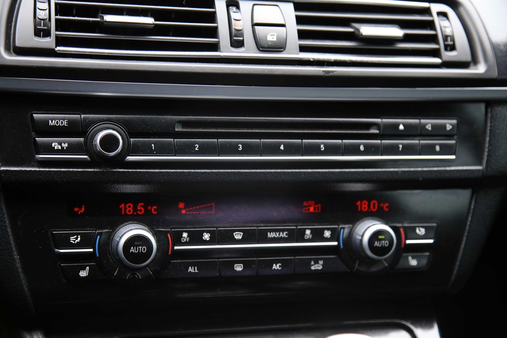 BMW 5 Series 520 Офіційна