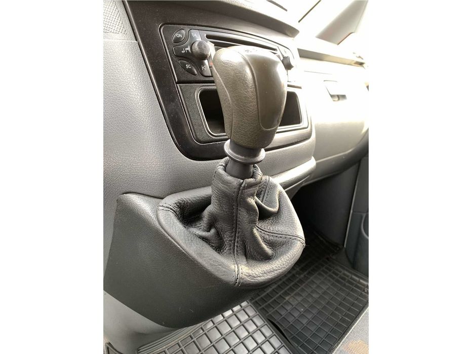 Mercedes Vito W639 2004-2014 рр. Шкіряний чохол на КПП Тіптронік