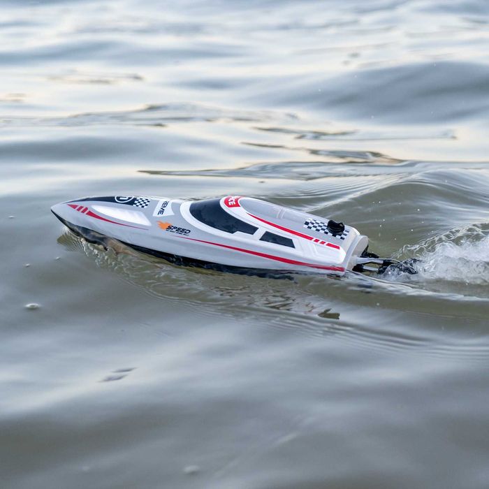 Швидкісний катер на радіокеруванні Flytec V003 до 30 км/год