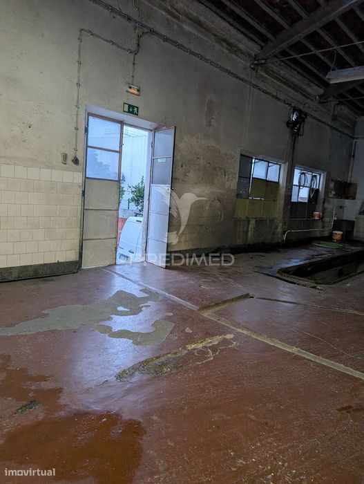 Armazém no centro da Vila de Mora