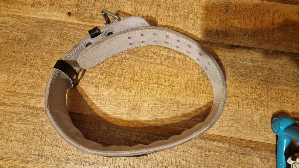 Adidas pas do podnoszenia ciężarów