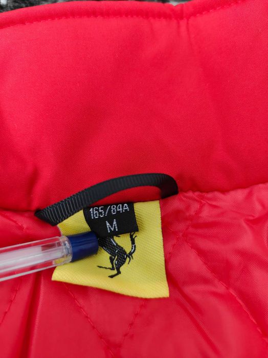 Nowa kurtka Scuderia Ferrari Vodafone – czerwona – rozmiar M