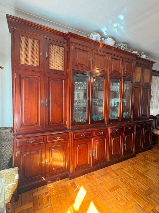 Móvel de Sala Antigo em Madeira – 3,44m – Vitrines, Gavetas e Arrumação