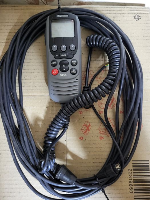 Морська радіостанція Raymarine RayMic A46052