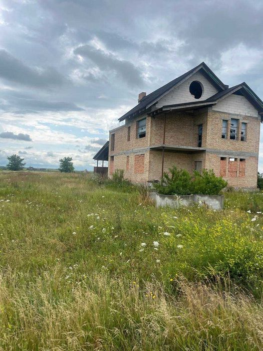 Земельна Ділянка 70 СОТОК + Якісне Незавершене Будівництво