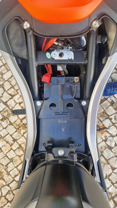 QJMOTOR 125 SRK S 06/2025 Acidentada em 07/2026 com 80% de aproveitamento das peças.