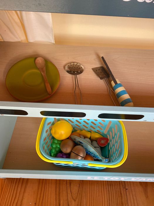 Banca de Brincar em Madeira Le Toy Van / Honeybake (com acessórios)