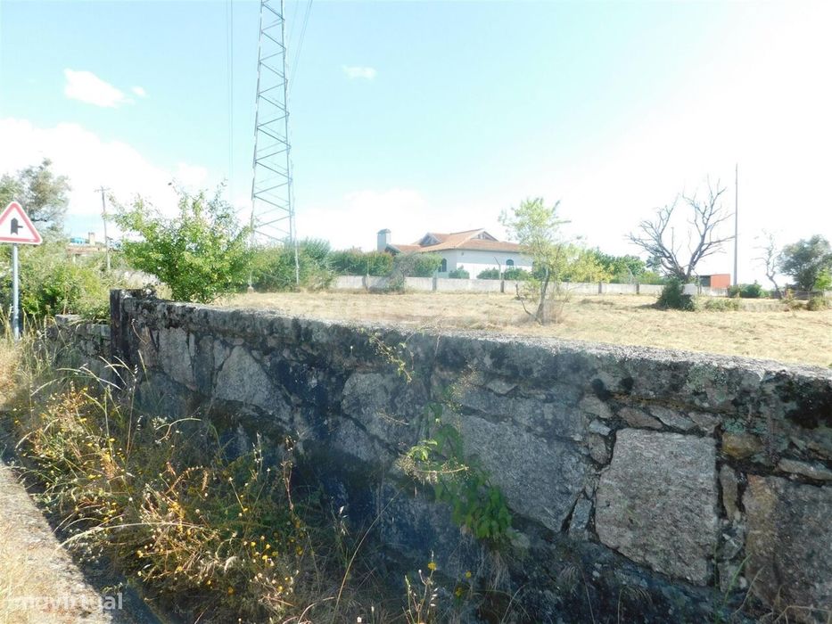 Terreno / Seia, Tourais e Lajes — Paranhos, Guarda