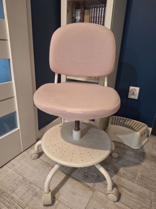 Dziecięce krzesło biurowe, jasnoróżowe IKEA VIMUND
Dziecięce krzesło b
