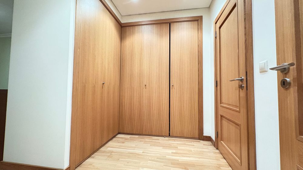 Arrendamento T2 Graça com Terraço e Lugar de Garagem