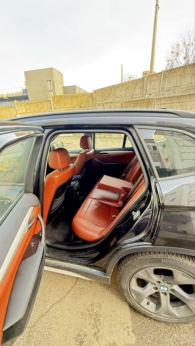 Продам чудовий автомобіль BMW X1
