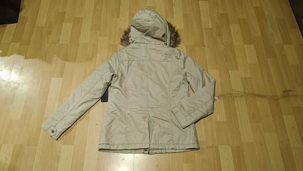 Damska ocieplana kurtka parka NIKE r.M nowa stan idealny