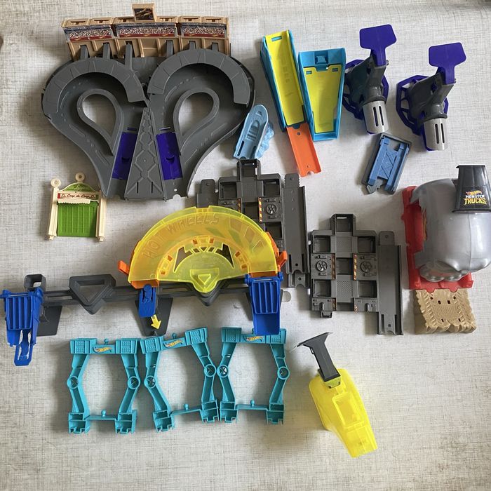 Giga zestaw hot wheels tory