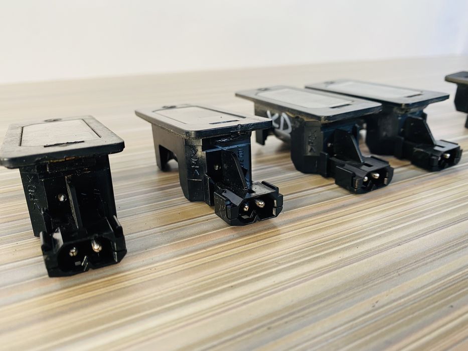 Плафон Подсветки Заднего Номера БМВ Е39 Е60 Седан Підсвітка Номера Е39