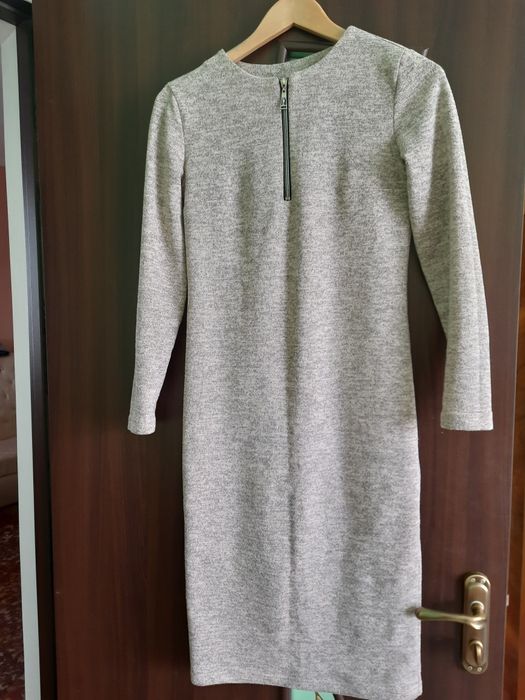 Плаття жіноче кремового кольору