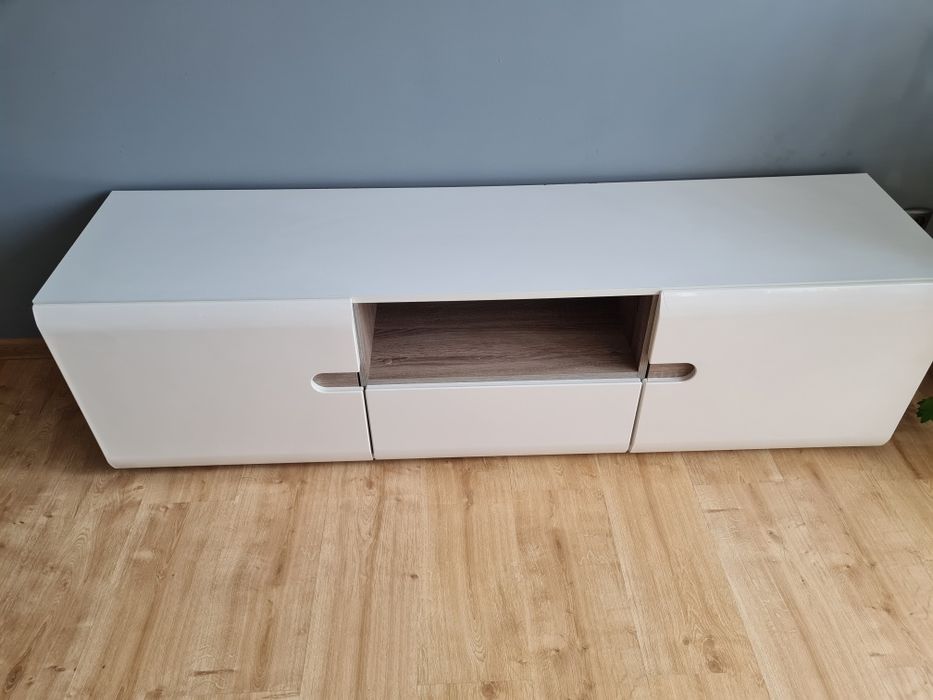 Szafka pod telewizor