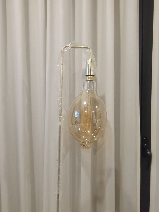 Candeeiro dourado