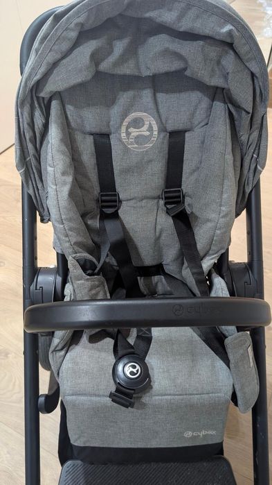 Carrinho de bebé com cadeira Cybex Balios S (Estado Impecável)