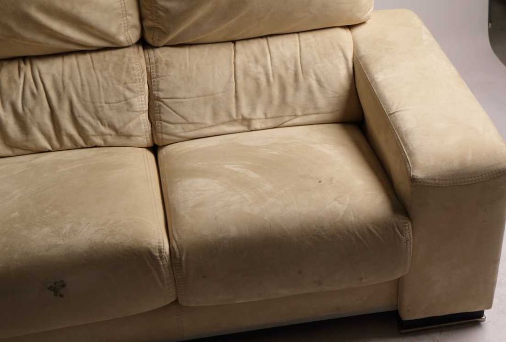 Sofá de 2 lugares Camurça Bege - Qtd. 1 Und.