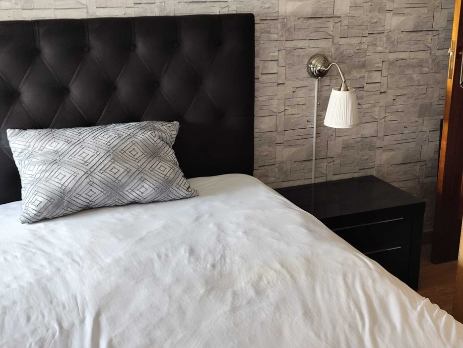 Cabeceira de Cama de Casal com Design Moderno